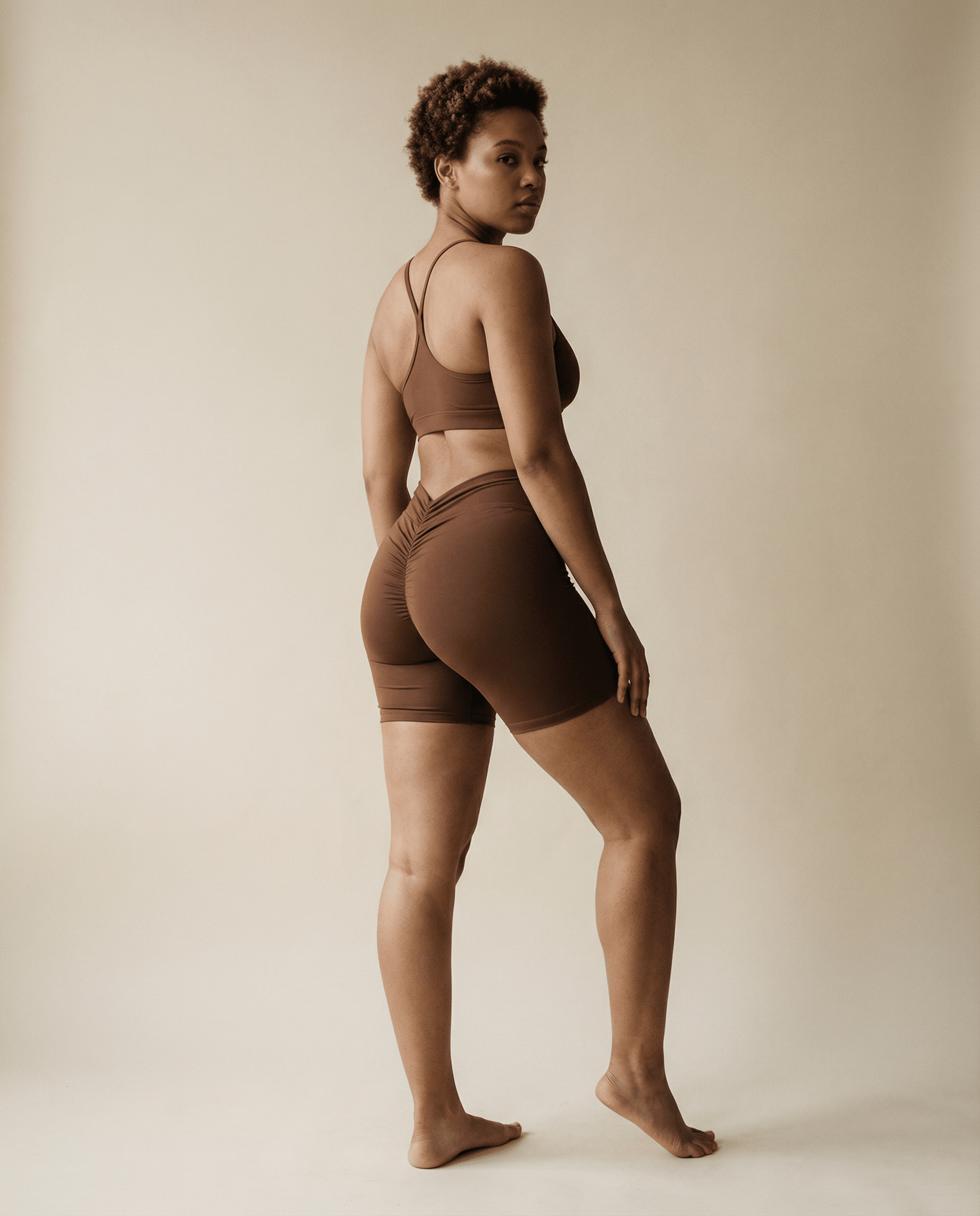 BYOU® - V Front Scrunch Seamless shorts - Chocolate