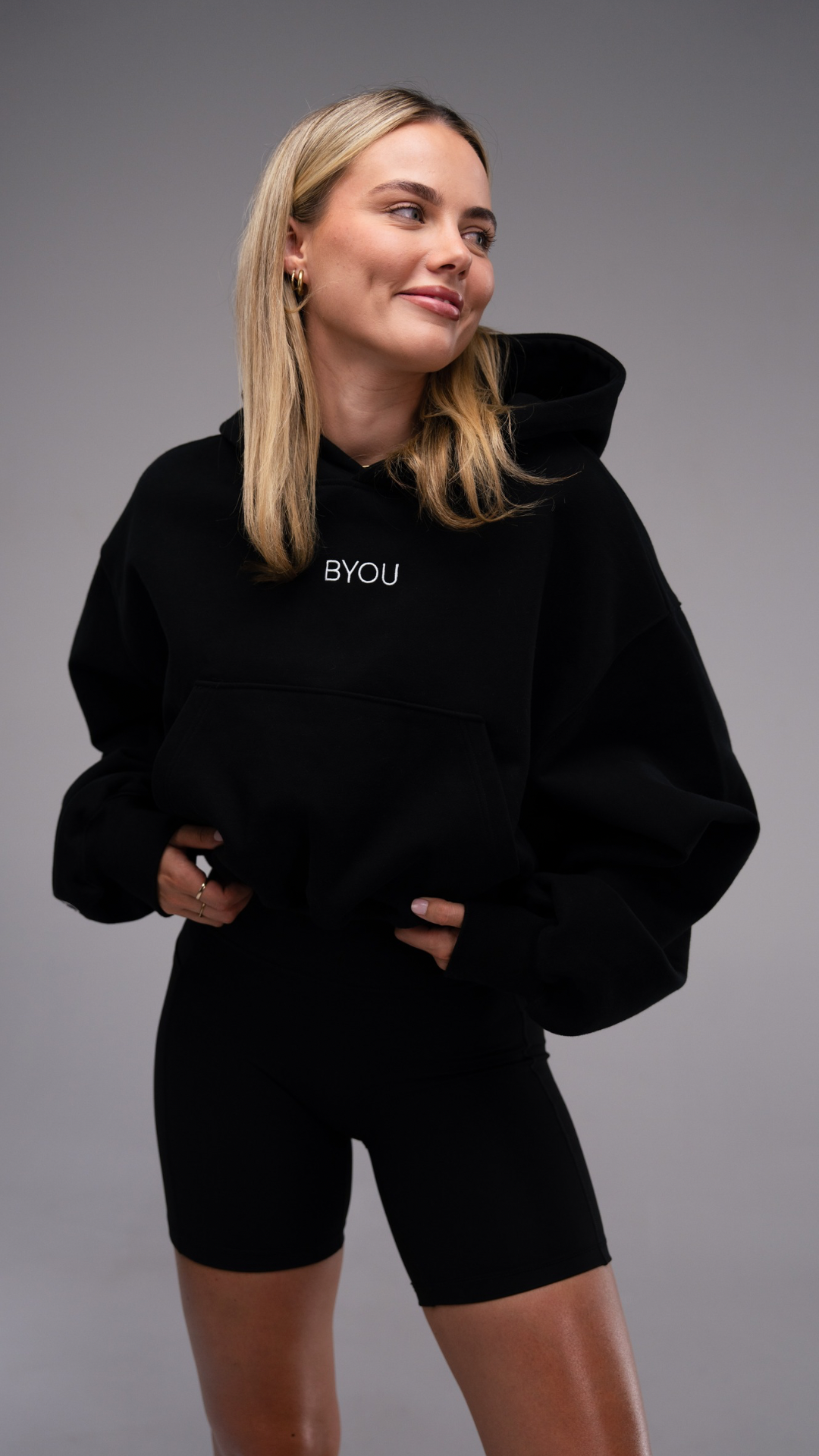 BYOU® Casa - Crop Hoodie - Midnight